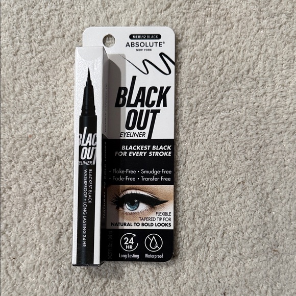 Absolute New York Black Out Eyeliner - Black, Casino bracelet, Hairclip bundle - Picture 2 of 6
